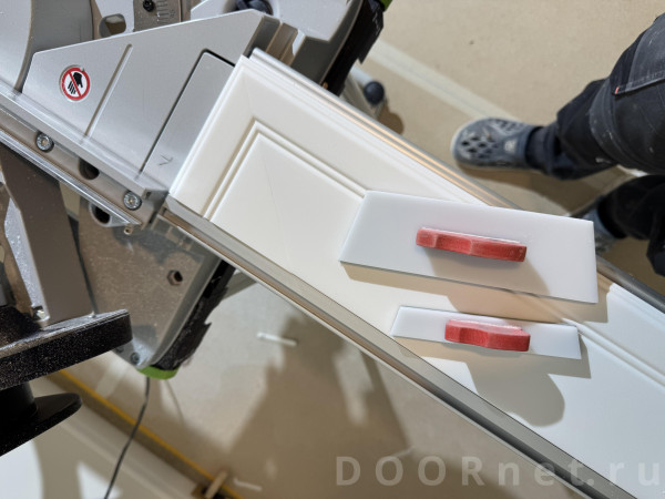 Использую разный абразив.) после каждого ошкуривания обязательно обеспыливание и влажная тряпка.