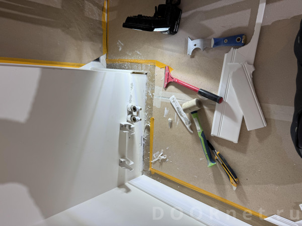 Клей достаточно хороший. Оторвал шпаклевку от штукатурки.